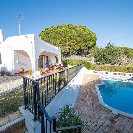 Vakantiehuis Feels Like House With Pool