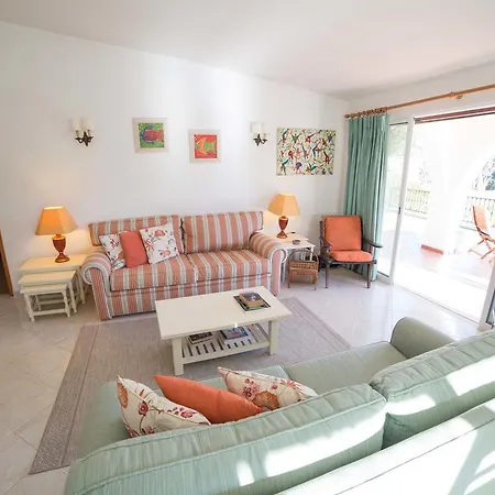 Feels Like House With Pool Holiday home Vale do Lobo